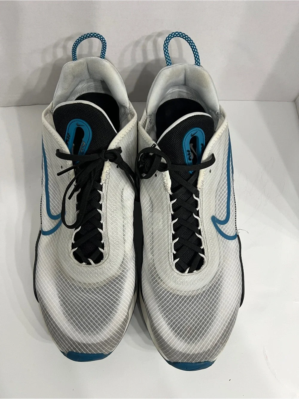 Nike Men's White and Blue Low-Top Athletic Sneakers - Nike AirMax 2090